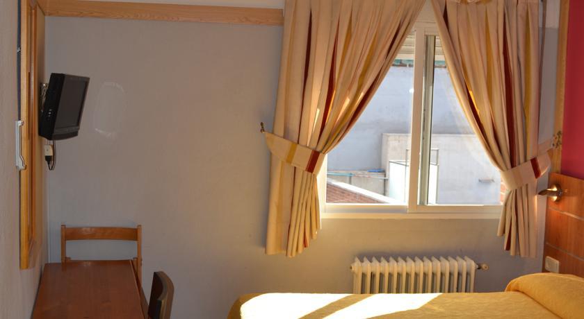 Hostal Don Juan I Alcalá de Henares Стая снимка