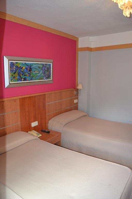 Hostal Don Juan I Alcalá de Henares Стая снимка