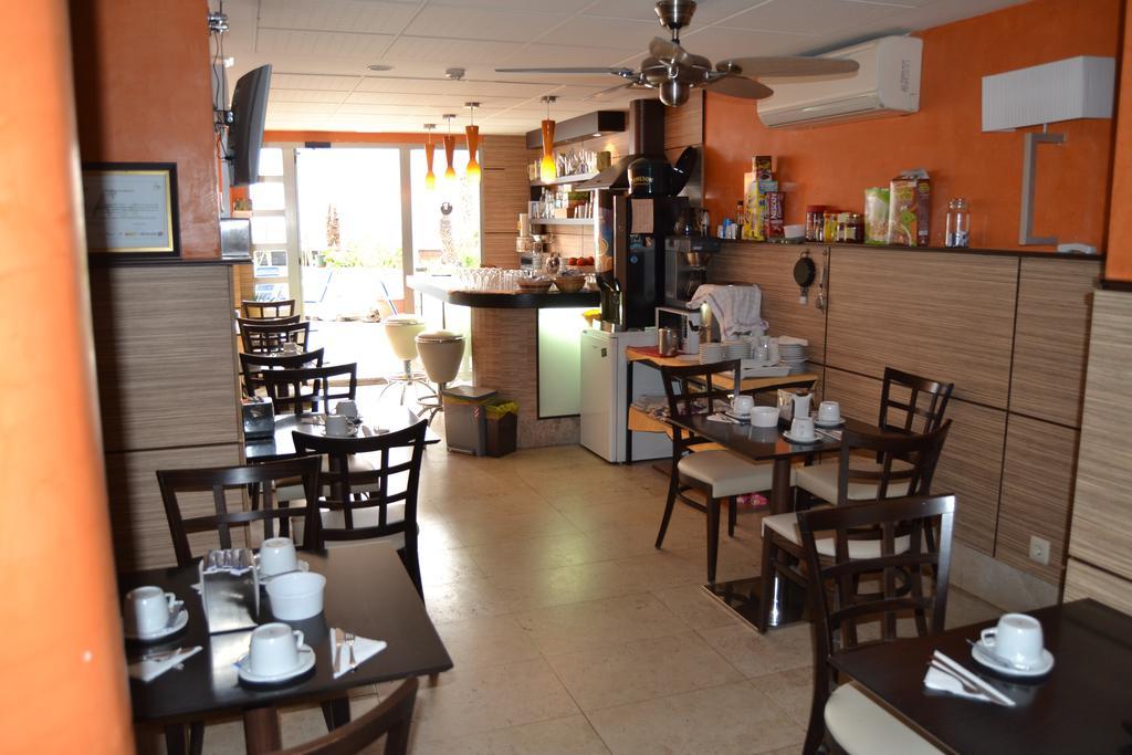 Hostal Don Juan I Alcalá de Henares Стая снимка