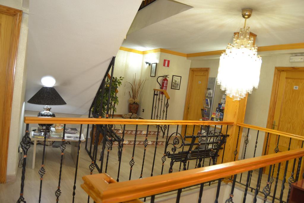 Hostal Don Juan I Alcalá de Henares Екстериор снимка