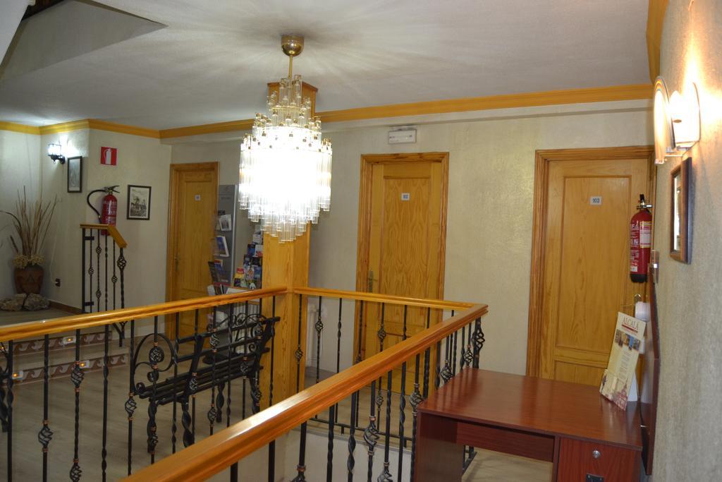 Hostal Don Juan I Alcalá de Henares Екстериор снимка
