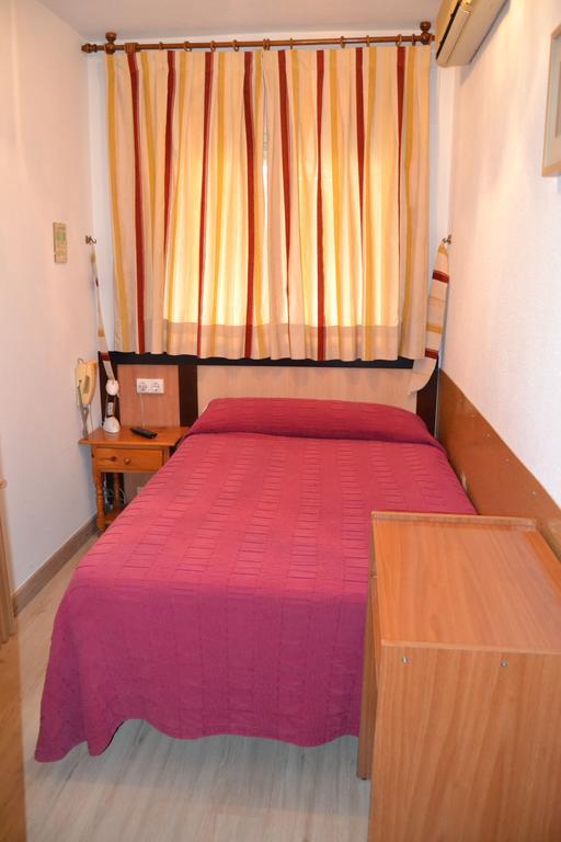 Hostal Don Juan I Alcalá de Henares Екстериор снимка